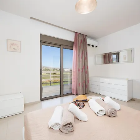 Villa Blue Wave Tria