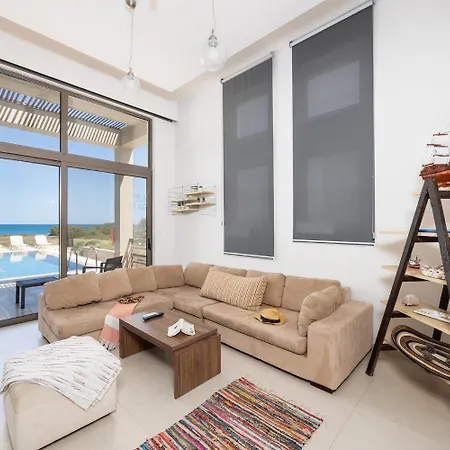 Villa Blue Wave Tria Gennadi