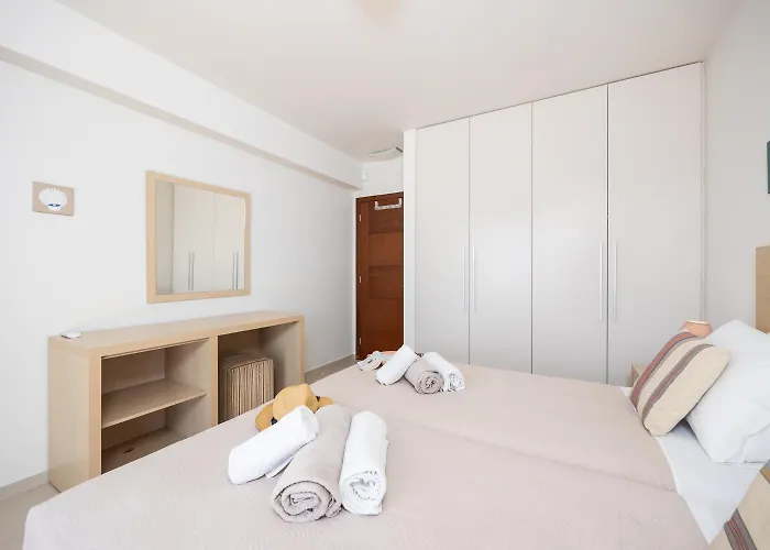 Villa Blue Wave Tria Gennadi